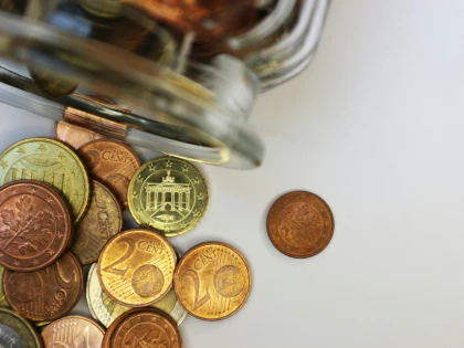 Ghidul educației financiare: 6 greșeli care îți afectează stabilitatea financiară și cum le poți evita