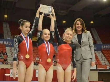 GIMNASTA ARADEANA OLIVIA CIMPIAN A STRALUCIT SUB OCHII NADIEI COMANECI