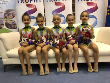 Gimnastele CSM-ului s-au remarcat pe covorul ritmicii, la o nouă ediție a Arad Trophy (FOTO)