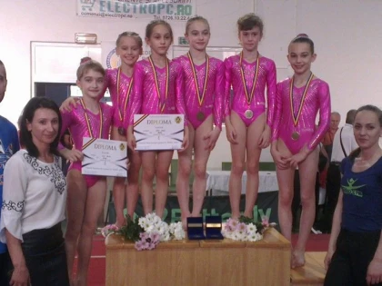 GIMNASTELE DE LA CSM ARAD AU URCAT PE PODIUMUL NATIONAL LA JUNIOARE III (FOTO)