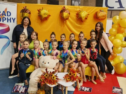 Gimnastele de la ritmică s-au remarcat la turneul internațional Arad Trophy