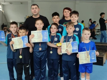 Gimnaștii arădeni de la CSȘ Gloria s-au întors cu medalii de la “Reșița Cup”