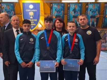 Gimnaștii Gloriei Arad au urcat de trei ori pe podiumul național al juniorilor