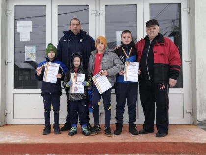 Gloria Arad a avut trei medaliați la Memorialul de lupte greco-romane de la Bușteni