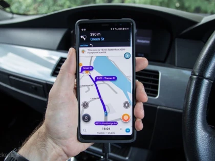Google a introdus comenzile vocale pe aplicația de navigație Waze