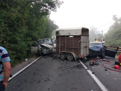 Grav accident rutier! DN7 este blocat, iar o persoană a decedat