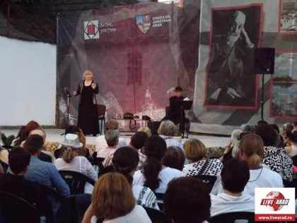 GRIGORE LESE SI RODICA MANDACHE AU CANTAT IMPREUNA CU PUBLICUL ARADEAN (FOTO)