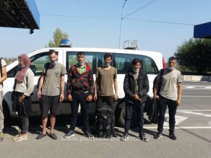 Grup de cetăţeni din Siria şi Palestina, oprit la graniţa cu Ungaria   