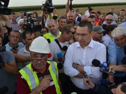 GUVERNUL SALVEAZA CET-UL: OPT MILIOANE DE LEI PENTRU CALDURA SI APA CALDA A ARADENILOR