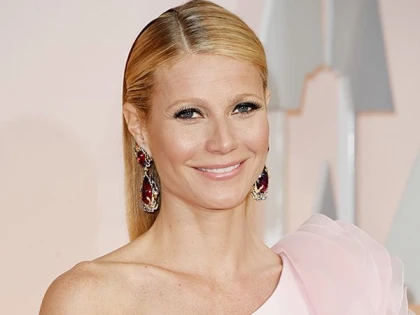 GWYNETH PALTROW, DIN NOU SINGURĂ