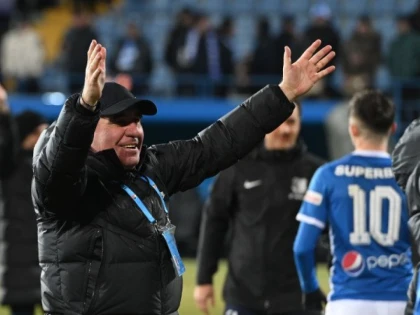Hagi spune lucrurilor pe nume și îl pune la colț pe Bibarț: „Publicul e fenomenal la Arad, dar UTA e dezavantajată de teren!”