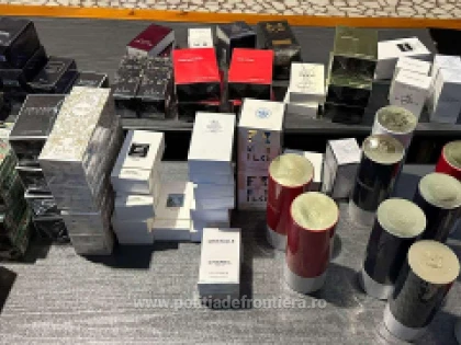 Haine și parfumuri în valoare de 200.000 de lei, confiscate la Nădlac