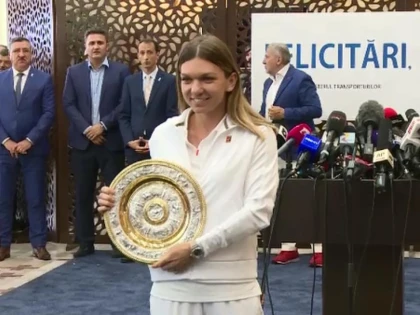 Halep a adus trofeul în România! Va fi decorată de preşedinte