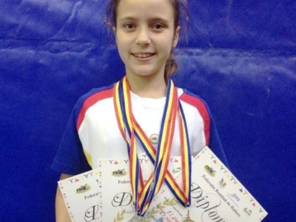 Halterofilă de la CS AMEFA, triplă campioană europeană