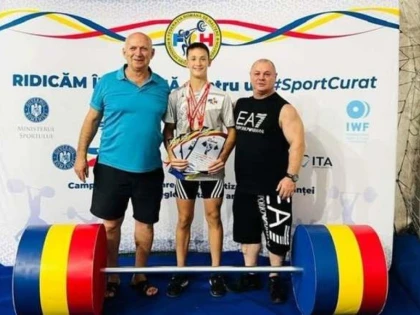 Halterofilii arădeni de la AMEFA și CSM au urcat pe podiumul național al juniorilor