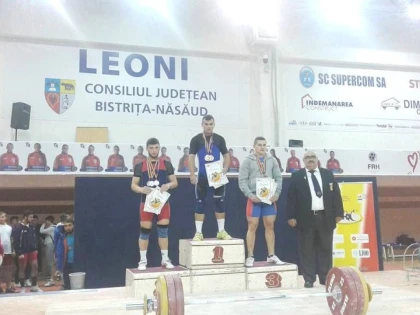 HALTEROFILII CSM-ULUI AU OBŢINUT ŞASE MEDALII LA TINERET