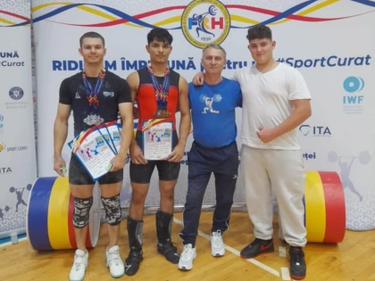 Halterofilii de la CSM Arad au urcat pe podiumul național al juniorilor I