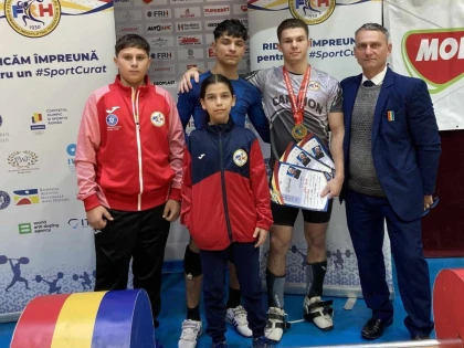 Halterofilii de la CSM Arad încheie anul tot pe podium: Daniel Jigău este triplu campion național de tineret!