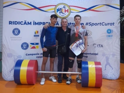 Halterofilul arădean Daniel Jigău este triplu campion național de juniori!