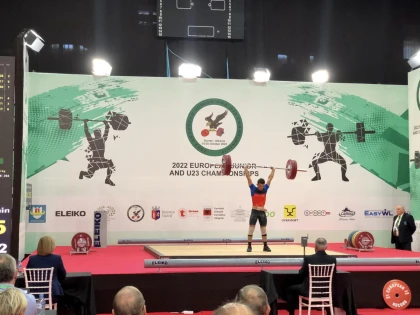 Halterofilul Cosmin Krupla, de la AMEFA Arad, este triplu medaliat european de juniori! (FOTO)