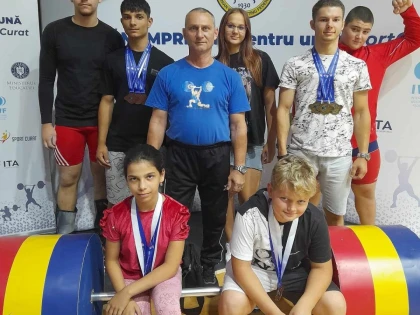Halterofilul Daniel Jigău este triplu campion național de juniori, David Ciurar a cucerit de trei ori bronzul!