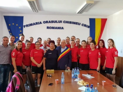 Handbalistele Crişului, neînvinse şi în frunte la final de an!