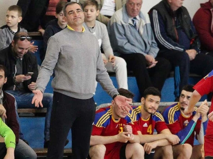 Handbalistele de la Crişul atacă promovarea cu un antrenor rodat la naţionalele de juniori