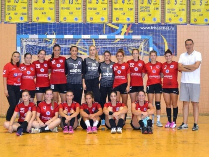 Handbalistele de la Crişul privesc spre turneul semifinal