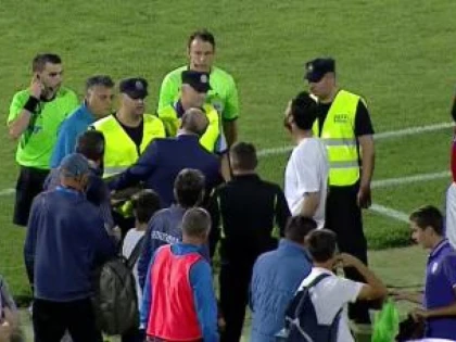 Haţegan, contestat dur la Timişoara! Scandal la meciul lui Poli