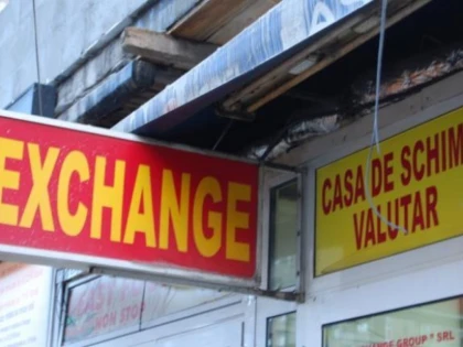 Hoții au furat seiful de la o casă de schimb valutar din Chișineu-Criș
