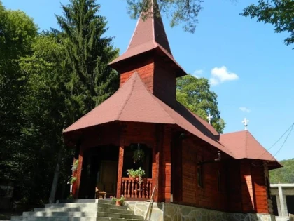 HRAM LA SCHITUL SFINTII APOSTOLI PETRU SI PAVEL MONEASA