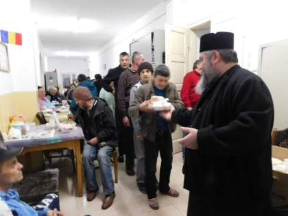 HRANA CALDA PENTRU PERSOANELE DE LA ADAPOSTUL DE NOAPTE DIN ARAD