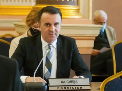 Ilie Cheșa: „Susţinem educaţia prin bursele acordate din buget, pentru a-i încuraja pe elevi să facă performanţă“