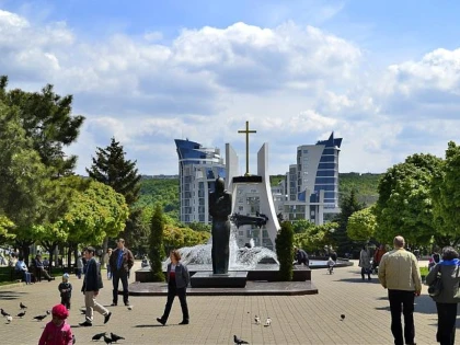 În anul Centenarului, Aradul s-ar putea înfrăţi cu un sector al Chişinăului