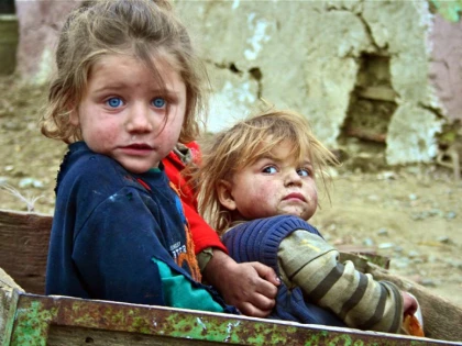 În mediul rural, unul din 10 copii merge flămând la culcare