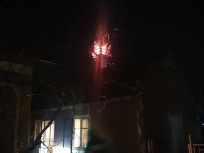 În timp ce se luptau cu flăcările la o casă din Chier, pompierii au observat un alt incendiu