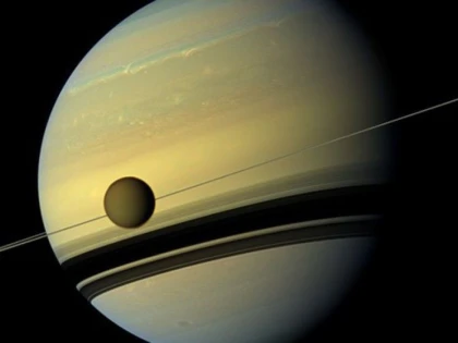 IN URMA CU 360 DE ANI A FOST DESCOPERIT TITAN, CEA MAI MARE LUNA A LUI SATURN