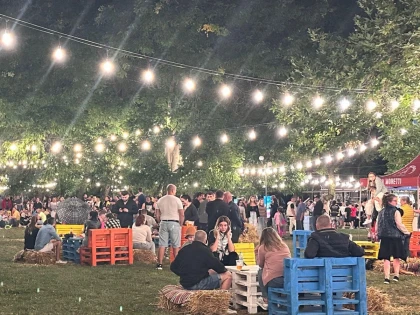 În Vladimirescu s-a ieșit la picnic: trei seri de poveste în parcul “Victoria”! (FOTO)