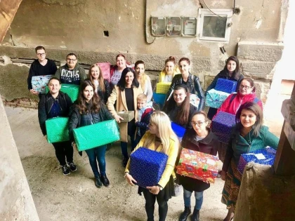 Încă două familii defavorizate din Arad, ajutate în cadrul campaniei ”Ajută-ne, să-i ajutăm!”