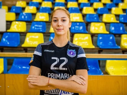 Încă o handbalistă a Crişului îşi strigă durerea: "Visul mi-a fost smuls din mâini, aruncat şi călcat"!