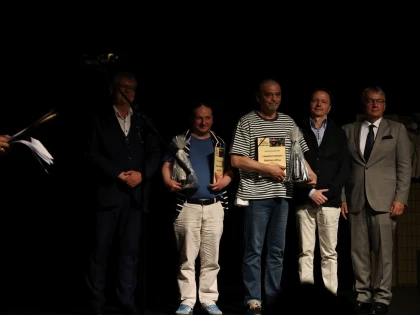 Încă un premiu pentru teatrul arădean. Actorul Attila Harsányi, desemnat cel mai bun actor la Festivalul de la Kisvárda