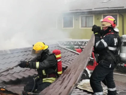 Incendiu în Cartierul Verde. Două imobile au fost afectate