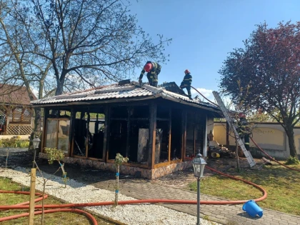 Incendiu în Vladimirescu, la o anexă gospodărească
