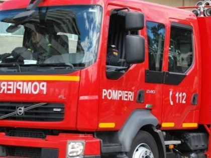 Incendiu la magazinul Profi din Șofronea. O femeie a ajuns la spital