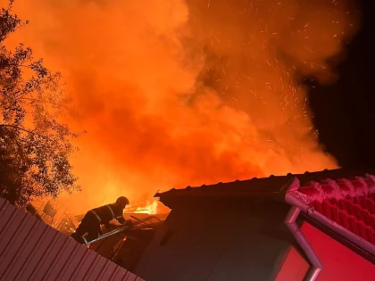 Incendiu la o casă din Agrișu Mic. Pompierii s-au luptat șase ore cu flăcările