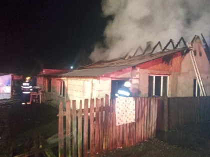 Incendiu la o casă din Buteni