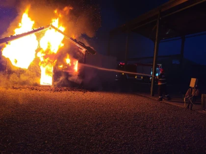 Incendiu la o casă din Sintea Mare. Intervenția promptă a pompierilor a limitat pagubele