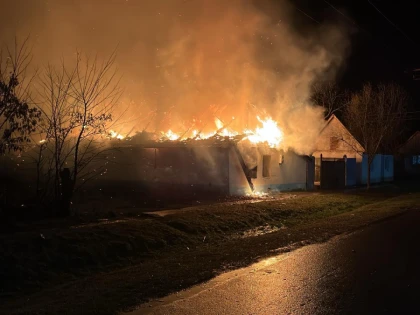 Incendiu la o casă din Țipari. O femeie a decedat, alte șase s-au autoevacuat