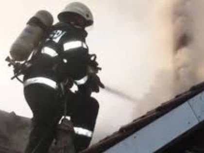 Incendiu la școala din Sâmbăteni! Aproximativ 200 de elevi au fost evacuați