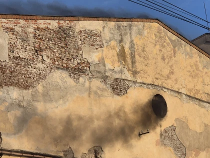 Incendiu la un depozit de electrocasnice din fosta fabrică Indagrara